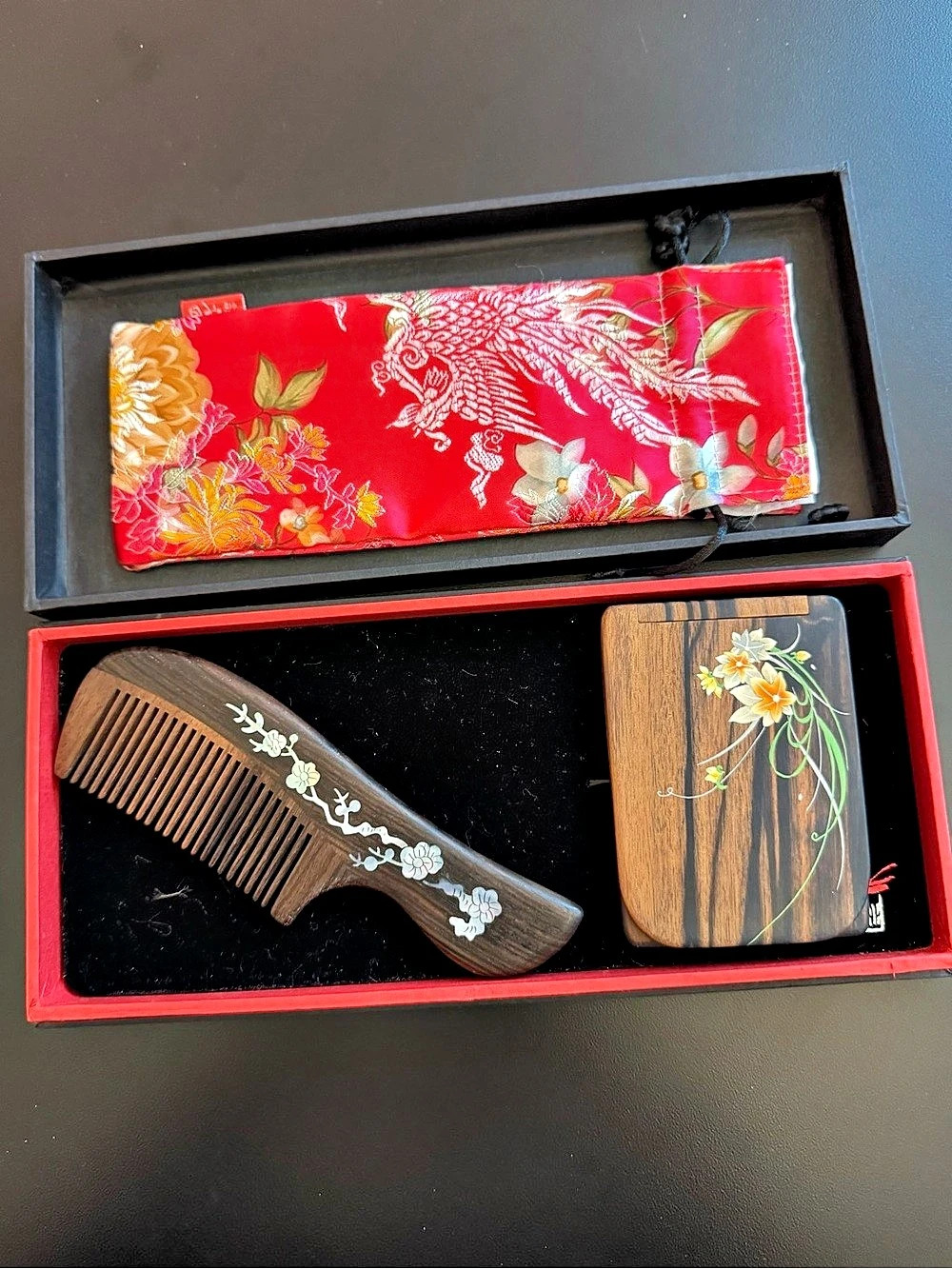 Handmade Wooden Comb & Compact Mirror Set by Chinese carpenter Tan Mujiang